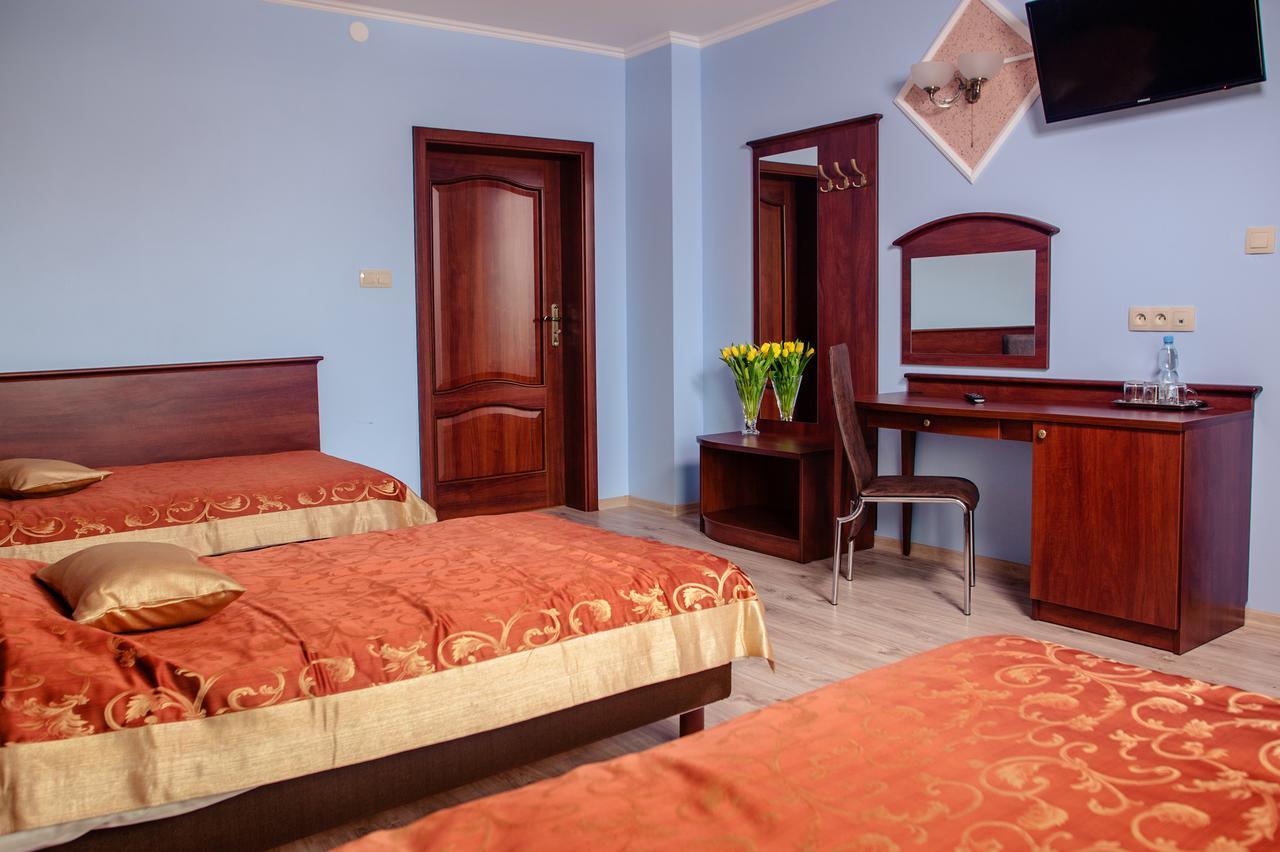 Irys Hotel *