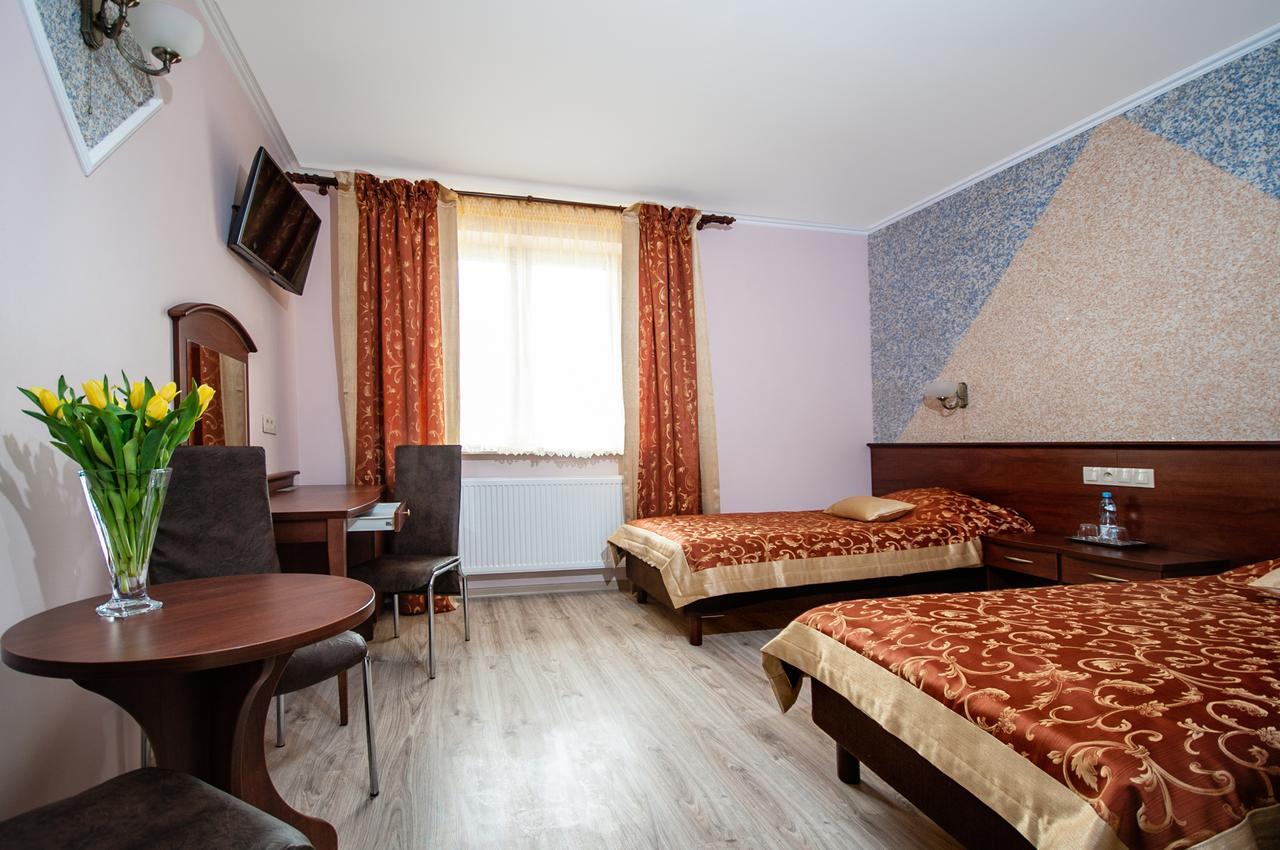 Irys Hotel *